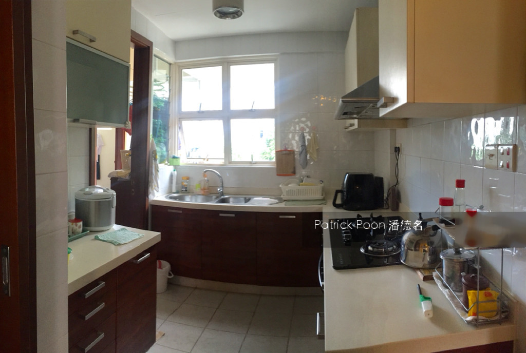 Hillington Green thumbnail photo